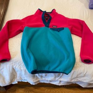 Kids pink and blue Patagonia fleece